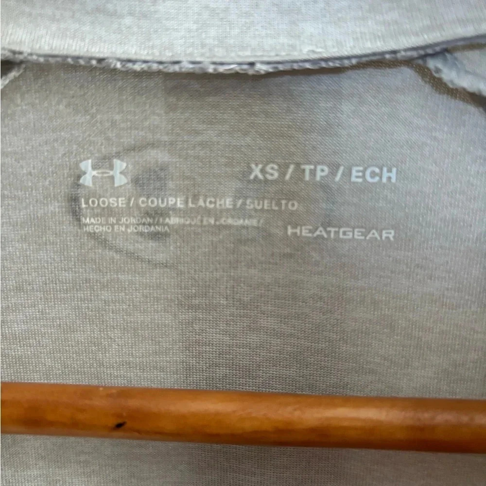 Women’s XS Under Armour Grey Heat Gear 1/4 Zip Long Sleeve Activewear Top - Picture 2 of 3